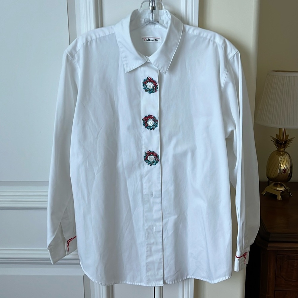 Vintage Talbots wreath design blouse